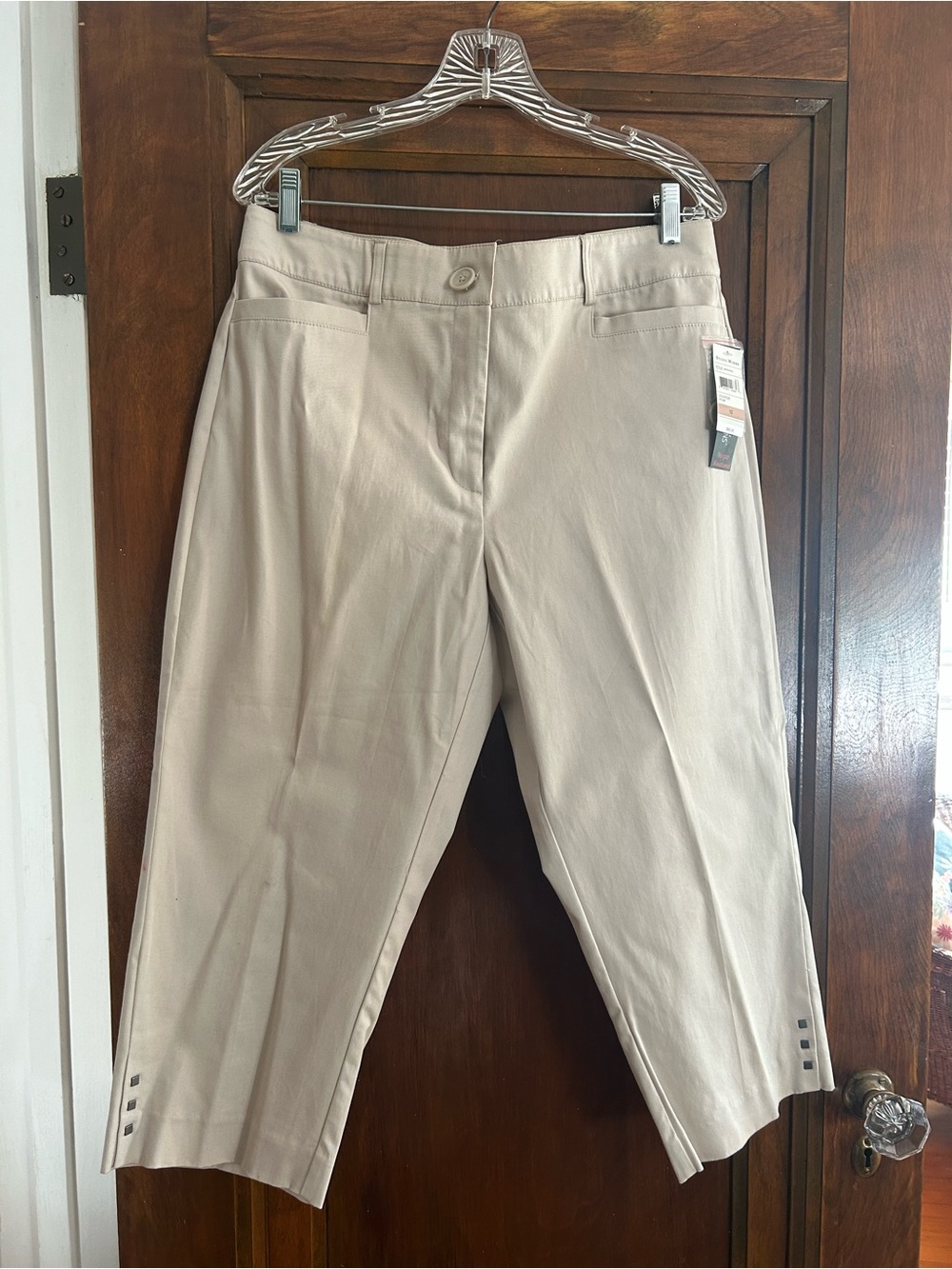 Woman’s NWT capris